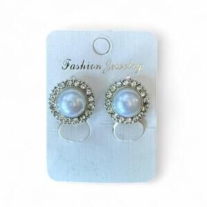 Silver pearl and rhinestone clip